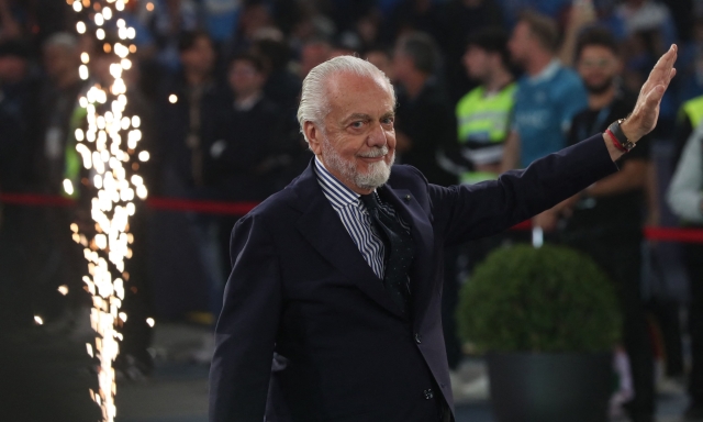 De Laurentiis: "Martedì dal Papa. Conte? Ha 3 anni di contratto, non mettiamo carne a cuocere..." 1 De Laurentiis: "Martedì dal Papa. Conte? Ha 3 anni di contratto, non mettiamo carne a cuocere..."