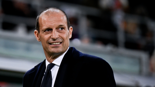 A Napoli la storia si ripete: se Conte va via, Allegri in pole. Pronto biennale da 6 milioni 4 A Napoli la storia si ripete: se Conte va via, Allegri in pole. Pronto biennale da 6 milioni
