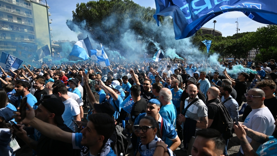Festa scudetto Napoli, segui in DIRETTA la sfilata della squadra 1 Festa scudetto Napoli, segui in DIRETTA la sfilata della squadra
