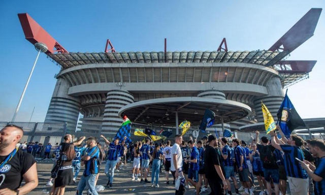 Inter, a San Siro il maxi schermo per la finale. Prezzi e modalità di acquisto 1 Inter, a San Siro il maxi schermo per la finale. Prezzi e modalità di acquisto