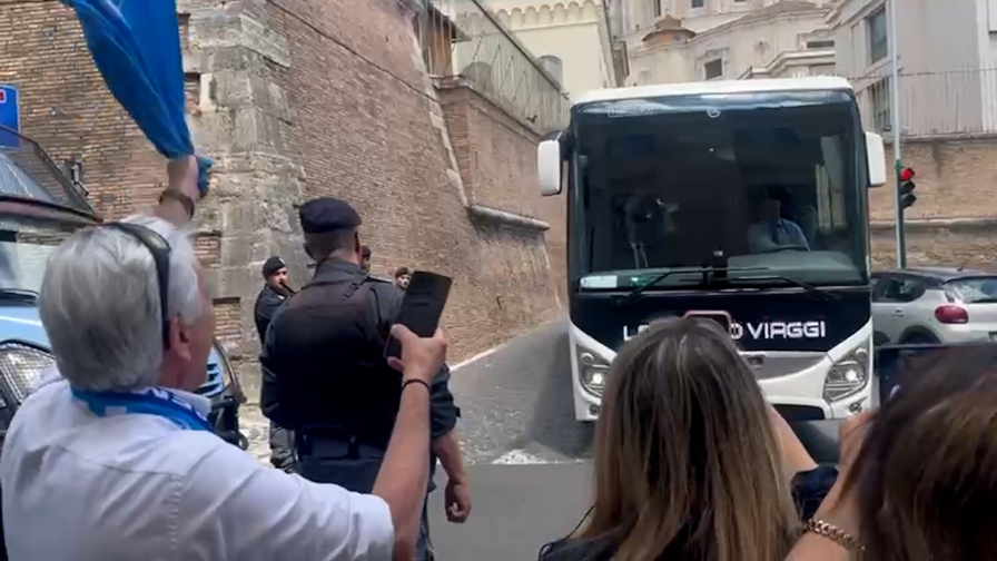 "De Laurentiis sembra il Papa!": il Napoli esce dopo l'incontro con Leone XIV 1 "De Laurentiis sembra il Papa!": il Napoli esce dopo l'incontro con Leone XIV