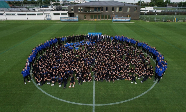 "Fate i bravi!" Atalanta e Brembo premiano i migliori del vivaio in campo, a scuola e nella vita 1 "Fate i bravi!" Atalanta e Brembo premiano i migliori del vivaio in campo, a scuola e nella vita