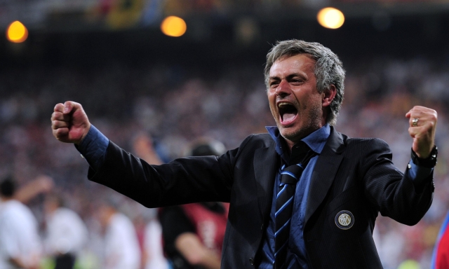 Mou ci scherza su: "Il Triplete è mio! Contento che l'Inter non l'abbia rifatto. Ma in finale..." 1 Mou ci scherza su: "Il Triplete è mio! Contento che l'Inter non l'abbia rifatto. Ma in finale..."
