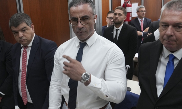 Maradona, annullato il processo per la morte: uno dei giudici stava realizzando un documentario 1 Maradona, annullato il processo per la morte: uno dei giudici stava realizzando un documentario