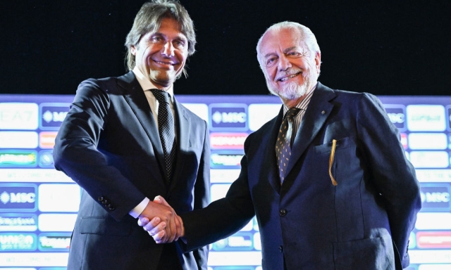 Conte: "C'è visione comune, resto per vincere ancora". De Laurentiis: "Lo asseconderò in tutto" 2 Conte: "C'è visione comune, resto per vincere ancora". De Laurentiis: "Lo asseconderò in tutto"