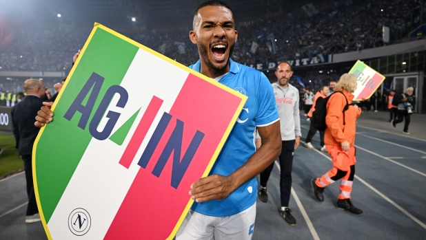 Napoli-Juan Jesus ancora insieme: esercitato il diritto d'opzione per un altro anno 4 Napoli-Juan Jesus ancora insieme: esercitato il diritto d'opzione per un altro anno