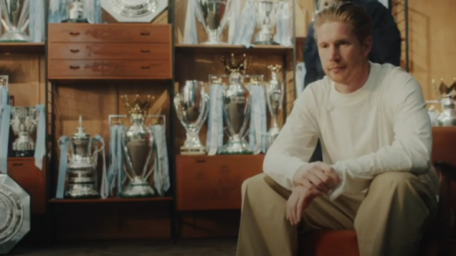 Napoli, guarda De Bruyne: la sua bacheca dei trofei fa paura! 3 Napoli, guarda De Bruyne: la sua bacheca dei trofei fa paura!