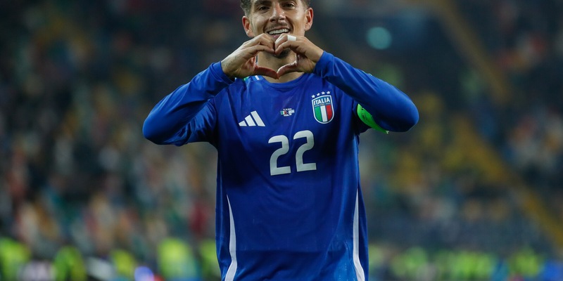 Di Lorenzo: "L'Italia deve qualificarsi al Mondiale. Acerbi? Sono questioni personali" 2 Di Lorenzo: "L'Italia deve qualificarsi al Mondiale. Acerbi? Sono questioni personali"