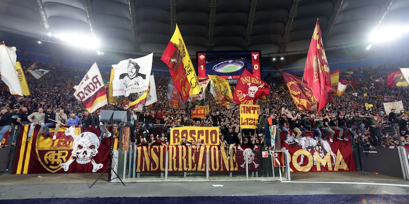 Roma, sospesa la campagna abbonamenti all’improvviso: il motivo 2 Roma, sospesa la campagna abbonamenti all’improvviso: il motivo