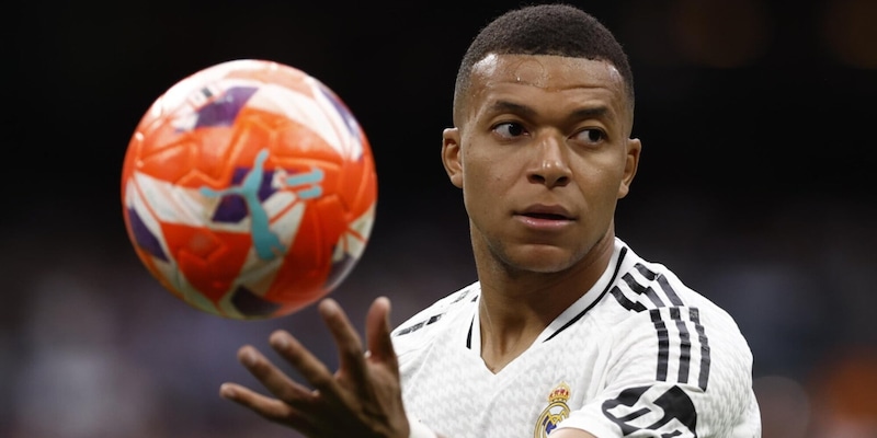 Paura Mbappé, problemi a mangiare e chiuso in stanza. "Infezione virale seria" 1 Paura Mbappé, problemi a mangiare e chiuso in stanza. "Infezione virale seria"