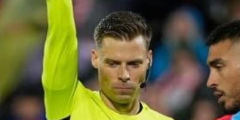 Incredibile Italia: contro la Moldavia un arbitro frontman di una rock band 4 Incredibile Italia: contro la Moldavia un arbitro frontman di una rock band