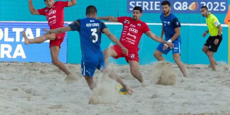 <strong>Coppa Italia Q8: finale Napoli-Farmaè Viareggio</strong> 2 <strong>Coppa Italia Q8: finale Napoli-Farmaè Viareggio</strong>