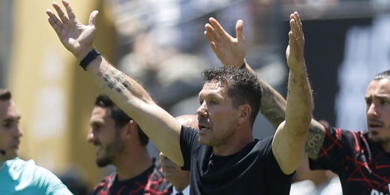 Simeone punge il Psg di Luis Enrique: "Giovani, ma poi tirano fuori 70 milioni. Arbitri? Non parlo più" 1 Simeone punge il Psg di Luis Enrique: "Giovani, ma poi tirano fuori 70 milioni. Arbitri? Non parlo più"