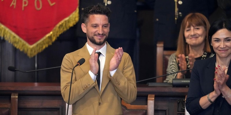 Mertens si ritira dal calcio giocato: l'ultima partita sarà con Hamsik 2 Mertens si ritira dal calcio giocato: l'ultima partita sarà con Hamsik