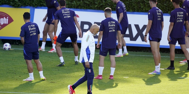 Italia, inizia la corsa al Mondiale: vietato sbagliare, ma se Spalletti non vince il girone? 2 Italia, inizia la corsa al Mondiale: vietato sbagliare, ma se Spalletti non vince il girone?
