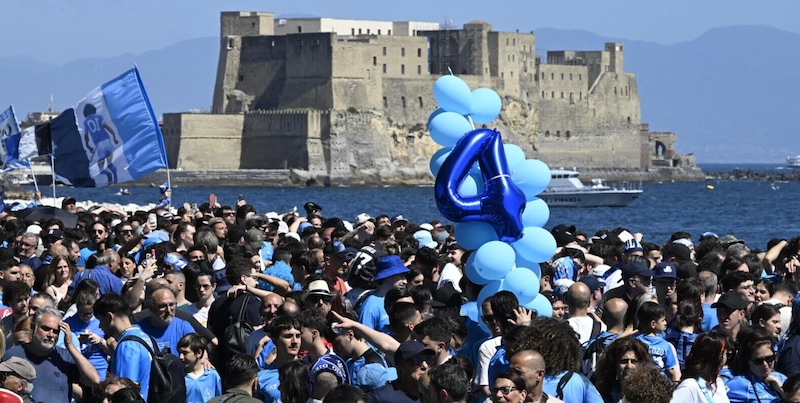 Uno Scudetto per il Napoli, un miliardo per Napoli 1 Uno Scudetto per il Napoli, un miliardo per Napoli