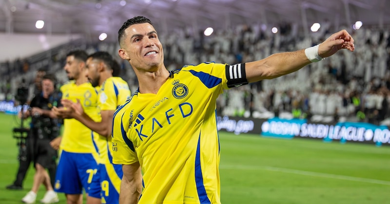 Cristiano Ronaldo rinnova con l'Al Nassr, è ufficiale: i dettagli del nuovo contratto 2 Cristiano Ronaldo rinnova con l'Al Nassr, è ufficiale: i dettagli del nuovo contratto