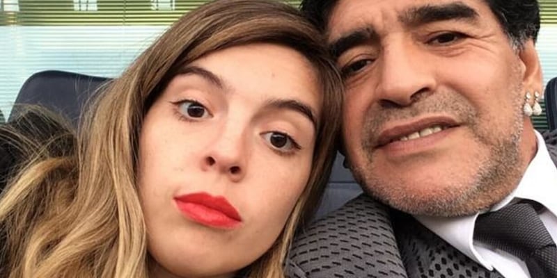 Dalma Maradona ha rivelato il regalo più strano di Diego: "Gliel'ho restituito e si è arrabbiato" 2 Dalma Maradona ha rivelato il regalo più strano di Diego: "Gliel'ho restituito e si è arrabbiato"