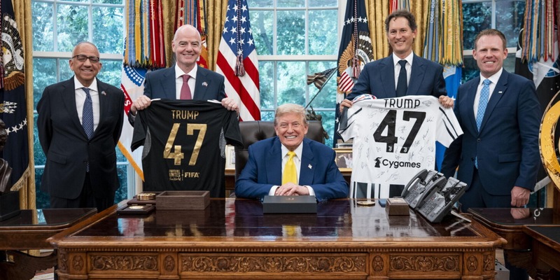 La Juve da Trump, perché Elkann ha regalato la numero 47 al Presidente degli Usa 4 La Juve da Trump, perché Elkann ha regalato la numero 47 al Presidente degli Usa