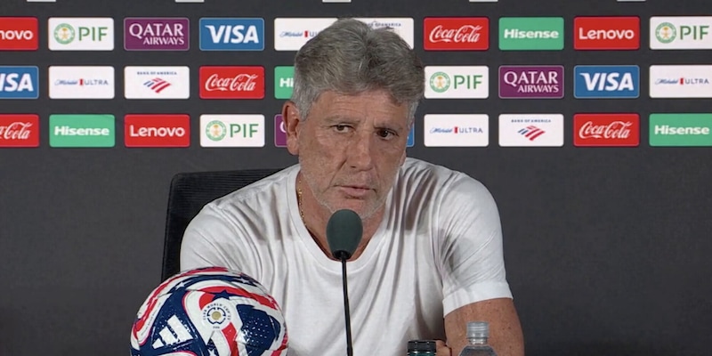 "Inter solo con più soldi. Ho fatto vedere il 5-0 Psg": parla il tecnico Fluminense 1 "Inter solo con più soldi. Ho fatto vedere il 5-0 Psg": parla il tecnico Fluminense