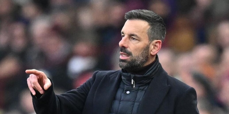Leicester, esonerato Van Nistelrooy: non sarà lui a guidare le 'Foxes' in Championship 2 Leicester, esonerato Van Nistelrooy: non sarà lui a guidare le 'Foxes' in Championship