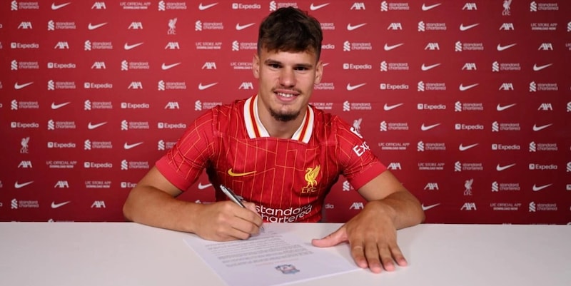 Kerkez al Liverpool, è ufficiale: "Darò tutto per vincere trofei. Non vedo l'ora di..." 1 Kerkez al Liverpool, è ufficiale: "Darò tutto per vincere trofei. Non vedo l'ora di..."