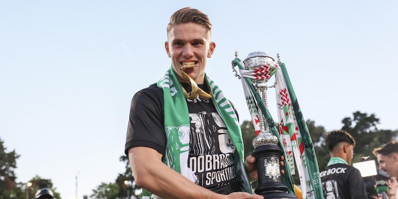 Strappo Gyokeres, il calciomercato si infiamma: "Non si presenta al raduno dello Sporting Lisbona" 1 Strappo Gyokeres, il calciomercato si infiamma: "Non si presenta al raduno dello Sporting Lisbona"