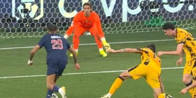 Lione fallito, arriva il Psg in soccorso! Un pagamento in anticipo può cambiare la storia 1 Lione fallito, arriva il Psg in soccorso! Un pagamento in anticipo può cambiare la storia