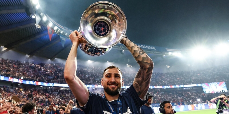 Donnarumma-Napoli, l'agente smentisce: "Pura fantasia" 1 Donnarumma-Napoli, l'agente smentisce: "Pura fantasia"