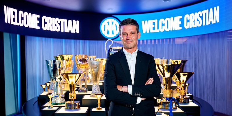Inter, ufficiale Chivu: i dettagli dell'accordo con il nuovo tecnico 3 Inter, ufficiale Chivu: i dettagli dell'accordo con il nuovo tecnico