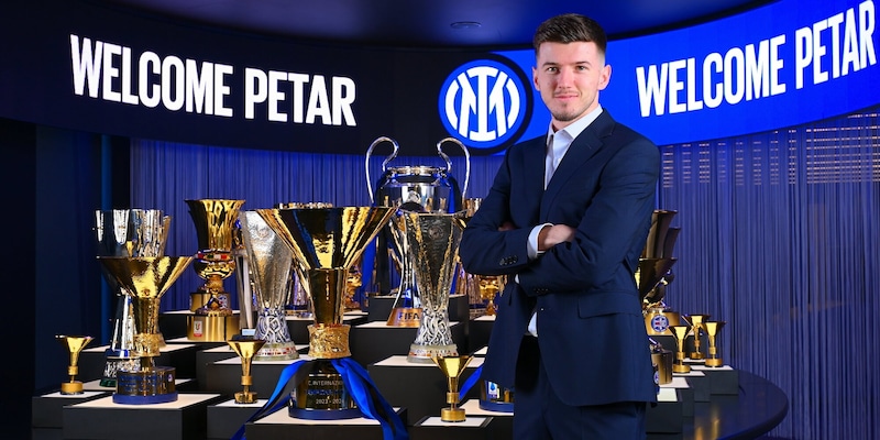 Sucic all'Inter, è ufficiale: l'annuncio del club nerazzurro 2 Sucic all'Inter, è ufficiale: l'annuncio del club nerazzurro