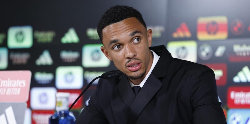 L'aeroporto di Liverpool brutale contro Alexander-Arnold: ha dovuto cambiare l'emoticon... 1 L'aeroporto di Liverpool brutale contro Alexander-Arnold: ha dovuto cambiare l'emoticon...