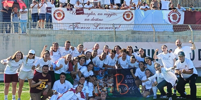Festa Trastevere a Palermo, arriva la storica promozione in Serie B 2 Festa Trastevere a Palermo, arriva la storica promozione in Serie B