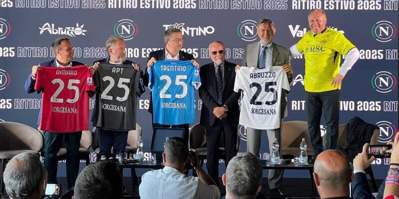 De Laurentiis: "Il Napoli ha vinto un grande campionato. Falso che gli altri fossero deboli" 2 De Laurentiis: "Il Napoli ha vinto un grande campionato. Falso che gli altri fossero deboli"