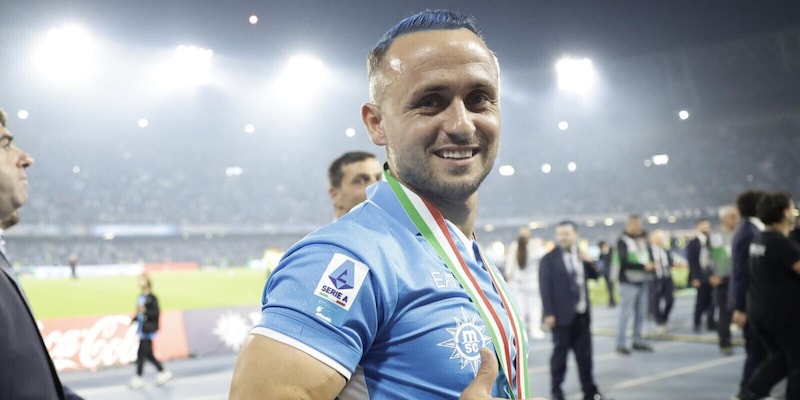 Lobotka: "Sto bene al Napoli. L'atmosfera scudetto è stata incredibile" 2 Lobotka: "Sto bene al Napoli. L'atmosfera scudetto è stata incredibile"