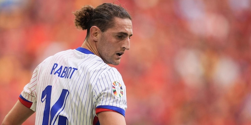 Rabiot vince la causa contro il Psg per "abusi di potere": il risarcimento è milionario 3 Rabiot vince la causa contro il Psg per "abusi di potere": il risarcimento è milionario