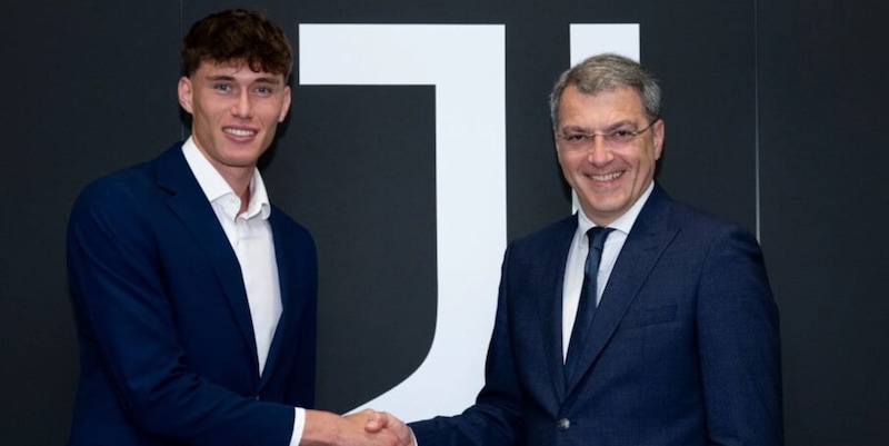 Juve, ufficiale il rinnovo di Savona fino al 2030: i dettagli 4 Juve, ufficiale il rinnovo di Savona fino al 2030: i dettagli