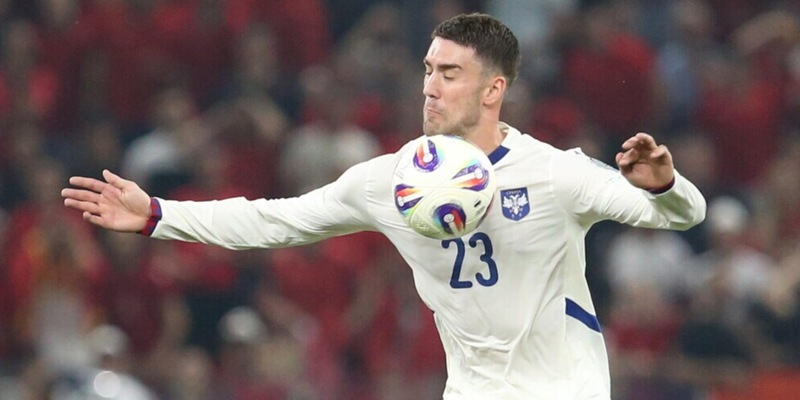 Mitrovic tripletta, Vlahovic resta a secco: Serbia batte Andorra. L'Olanda ne fa 8, Austria poker 1 Mitrovic tripletta, Vlahovic resta a secco: Serbia batte Andorra. L'Olanda ne fa 8, Austria poker