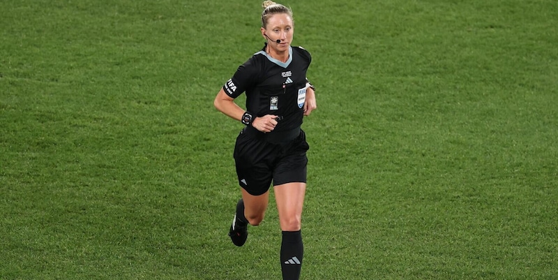 Mondiale per Club: terna arbitrale tutta femminile per l'esordio della Juventus 3 Mondiale per Club: terna arbitrale tutta femminile per l'esordio della Juventus