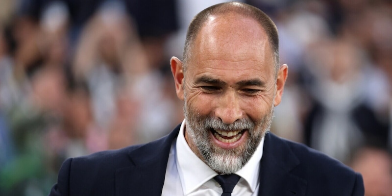 Tudor, la Juve agli juventini! Premiati cuore e lavoro. Elkann benedice, il dettaglio della cravatta 1 Tudor, la Juve agli juventini! Premiati cuore e lavoro. Elkann benedice, il dettaglio della cravatta