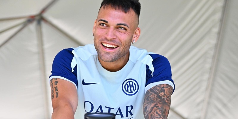 Lautaro Martinez e l'incubo della finale Champions: "Inter, ora voltiamo pagina". Poi il suo commento su Chivu 3 Lautaro Martinez e l'incubo della finale Champions: "Inter, ora voltiamo pagina". Poi il suo commento su Chivu