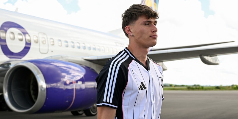 "Un gol in finale al Mondiale": Savona, festa rinnovo e la Juve seconda pelle "da quando ho 8 anni" 1 "Un gol in finale al Mondiale": Savona, festa rinnovo e la Juve seconda pelle "da quando ho 8 anni"