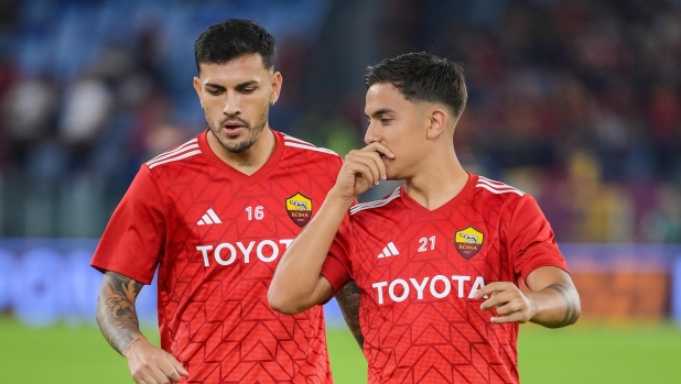 Paredes ghiaccia la Roma: "A Dybala dico di venire con me in Argentina" 1 Paredes ghiaccia la Roma: "A Dybala dico di venire con me in Argentina"