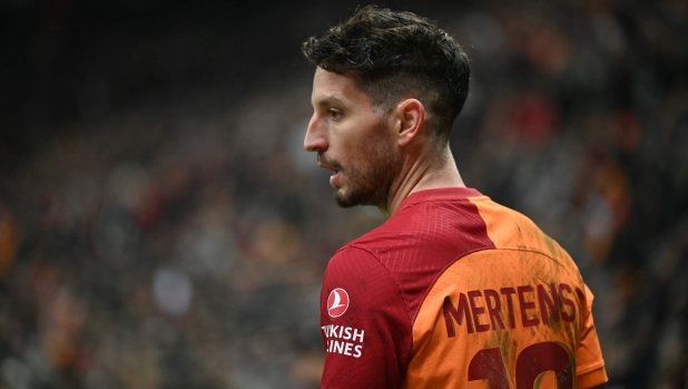 Il calcio saluta Mertens: il belga annuncia il ritiro. Ultima partita accanto ad Hamsik 1 Il calcio saluta Mertens: il belga annuncia il ritiro. Ultima partita accanto ad Hamsik