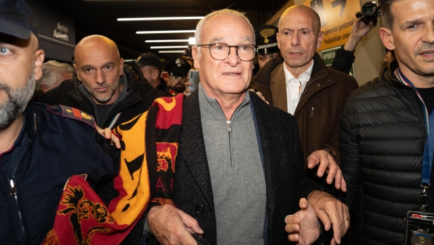 Da "traditore" a nuovo re di Roma: la città riabbraccia Ranieri 1 Da "traditore" a nuovo re di Roma: la città riabbraccia Ranieri