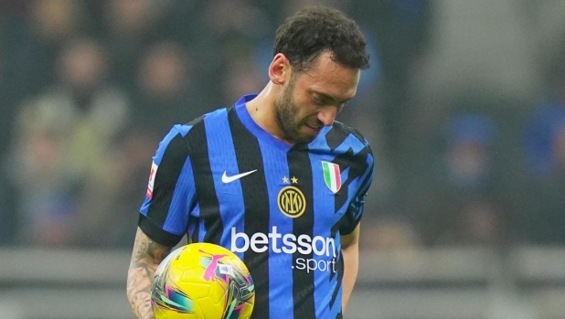 Calha-Inter, ora l'addio sembra inevitabile. Ecco il sostituto per i bookie 2 Calha-Inter, ora l'addio sembra inevitabile. Ecco il sostituto per i bookie