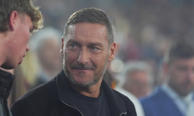 Totti: "Gasp alla Roma è da valutare. Io oggi sarei il numero uno". E a Parma fa gol da 50 metri 2 Totti: "Gasp alla Roma è da valutare. Io oggi sarei il numero uno". E a Parma fa gol da 50 metri