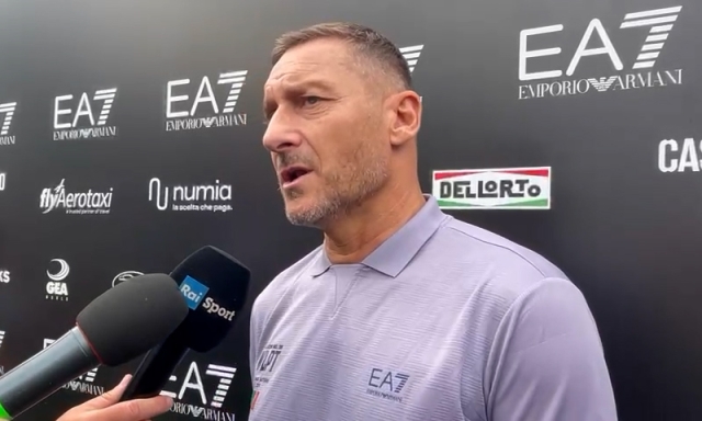 Da Totti ad Adriano: tutti insieme per Operazione Nostalgia 2 Da Totti ad Adriano: tutti insieme per Operazione Nostalgia