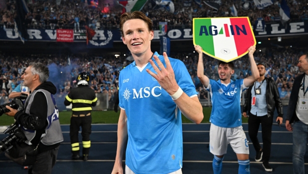 Mctominay lascia il ritiro della Scozia. Il comunicato della nazionale sull'infortunio 1 Mctominay lascia il ritiro della Scozia. Il comunicato della nazionale sull'infortunio