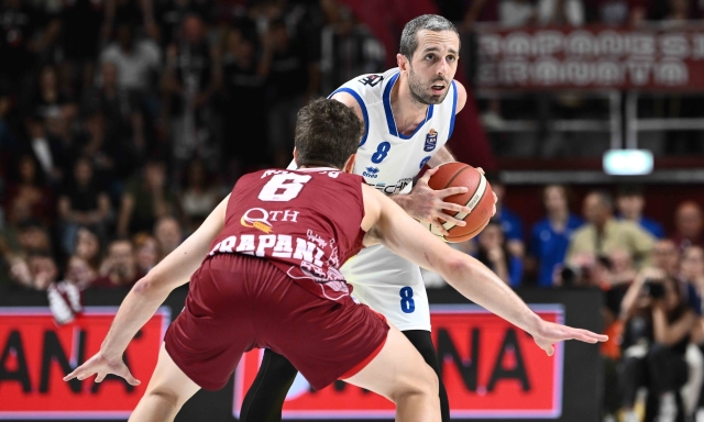 Brescia da impazzire: vince anche gara-2 a Trapani e vede la finale a un passo 3 Brescia da impazzire: vince anche gara-2 a Trapani e vede la finale a un passo